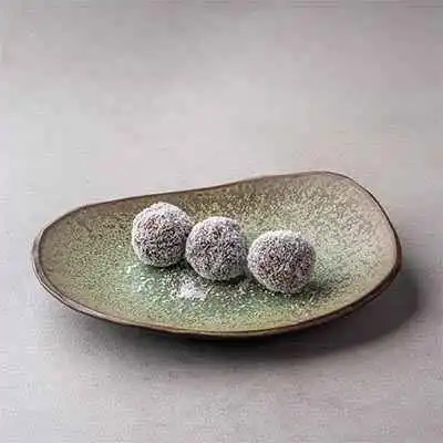 Spirulina coconut & Date Bites